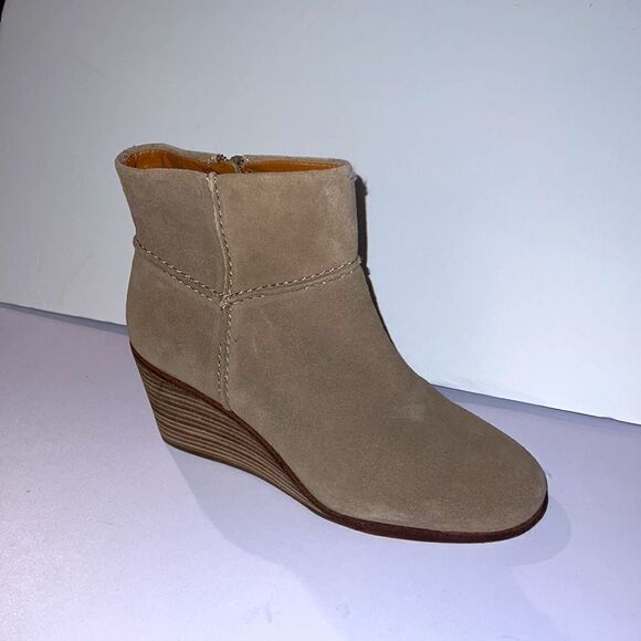 Lucky Ankle Boots 7.5 Med Tan Suede - Picture 3 of 4